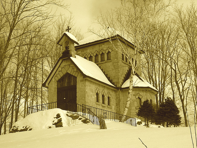 Tour St-Benoit de l'abbaye de St-Benoit-du-lac  /  Québec. CANADA - Février 2009 - Sepia