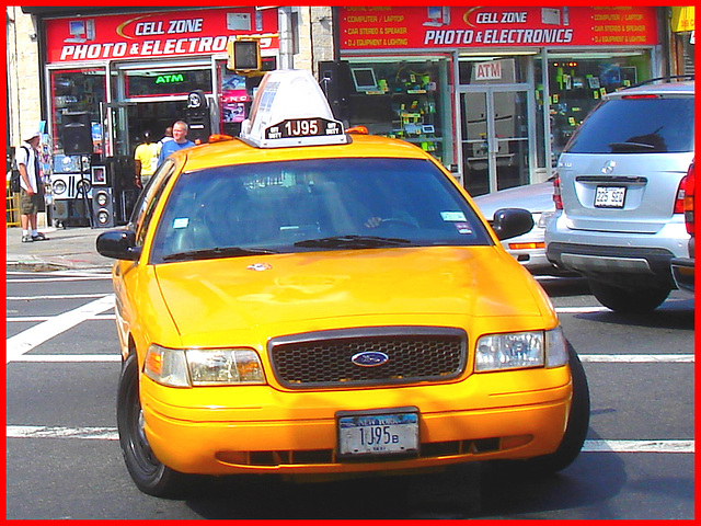 Yellow cab on canal street - Légendaire taxi jaune sur Canal street