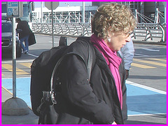 Aguichante et grande Dame mature en bottes à talons hauts - Tall ravishing mature in high-heeled Boots - PET Montreal airport.