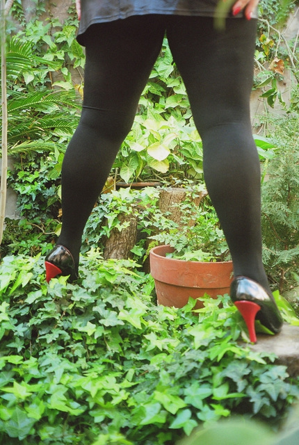 Lady Roxy avec permission / Jardinage en talons hauts - Gardening in high heels !