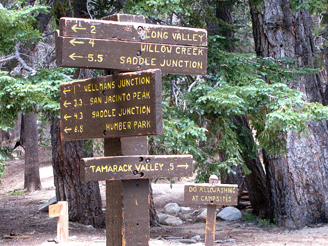 Signs at Round Valley (0464)