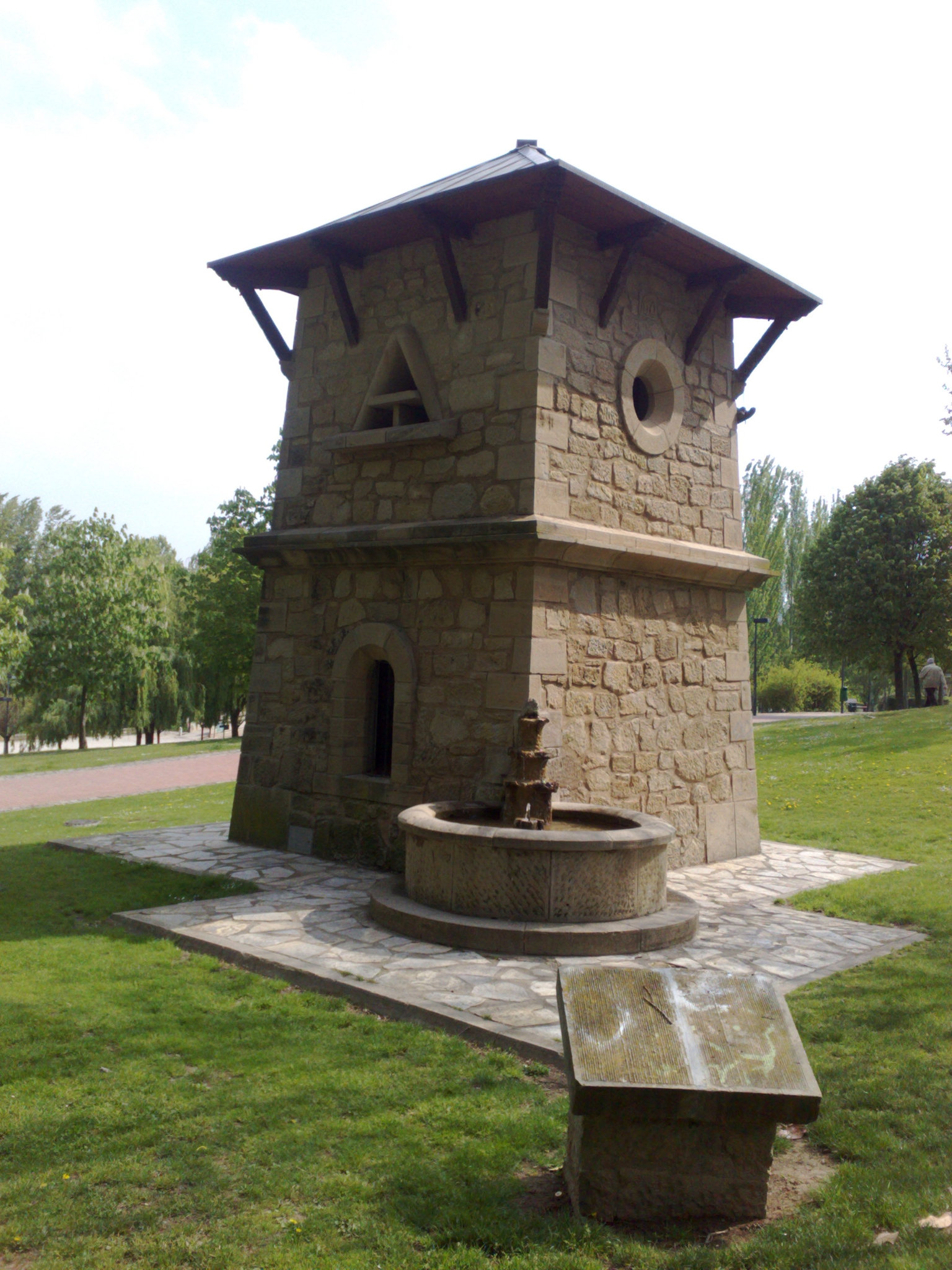 Logroño:Caseta en los jardines del Ebro.