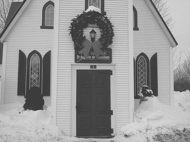 Église St-Augustin de Cantorbery- Austin. Québec- CANADA /   7 février 2009-  B & W - N & B