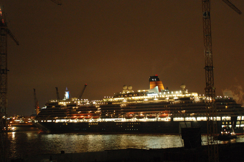 Queen Victoria in Hamburg 2007