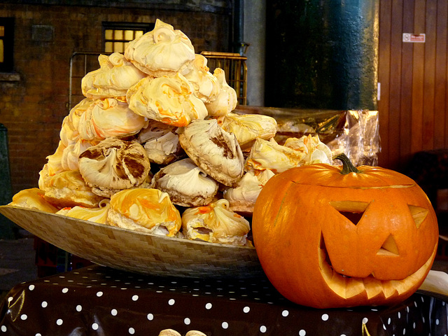 Pumpkin and Meringues for Hallowe'en