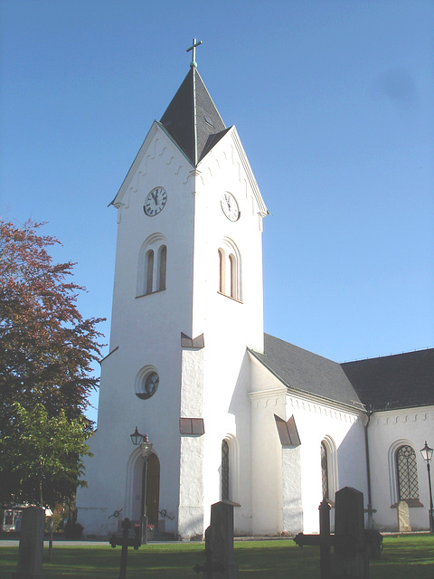 Cimetière et église / Cemetery & church - Ängelholm.  Suède / Sweden.  23 octobre 2008