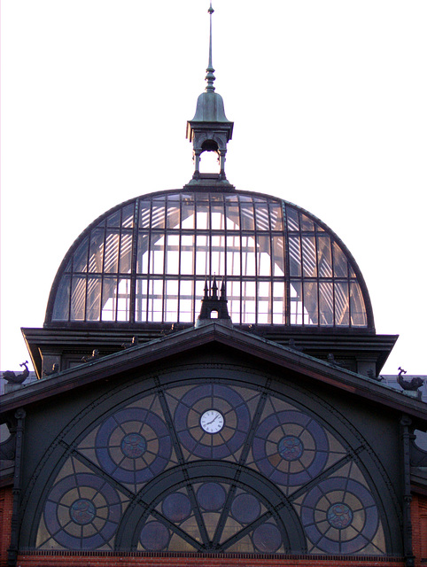 Roof Fish-auction-hall with clock