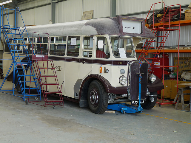 NJO 703 AEC Regal III 1949 (Oxford)