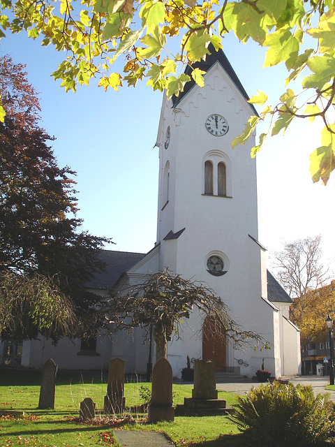 Cimetière et église / Cemetery & church - Ängelholm.  Suède / Sweden.  23 octobre 2008