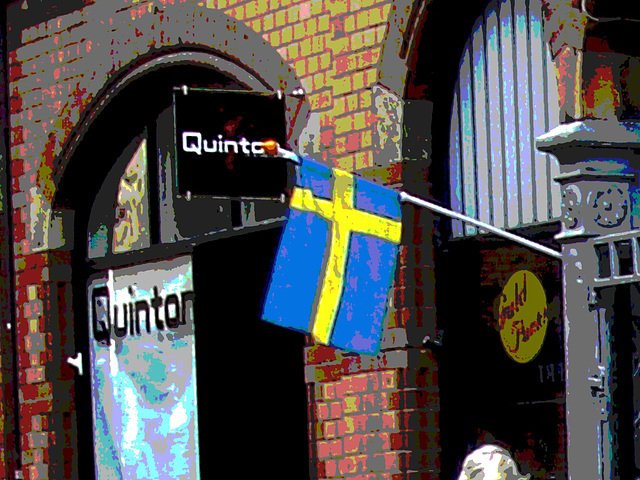 Façade et drapeau / Quinton flag façade  - Postérisation