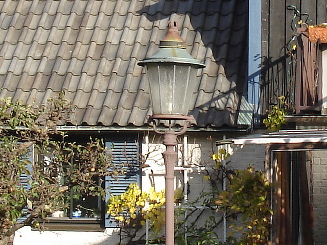 Coquette maison avec son lampadaire privé / Stylish house with its private street lamp