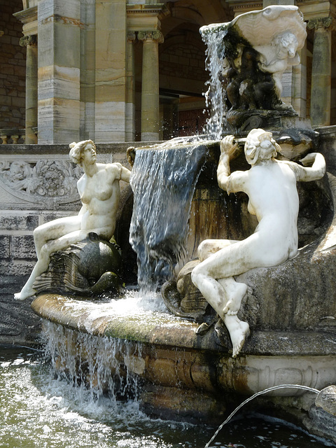 Fountain at the Loggia, Hever Castle