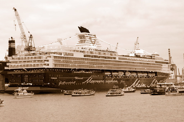 Mein Schiff-Taufe24