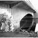 Pont et graffitis " Mario Bros " bridge graffitis  /  Ängelholm - Sweden / Suède - 23 octobre 2008 - B & W