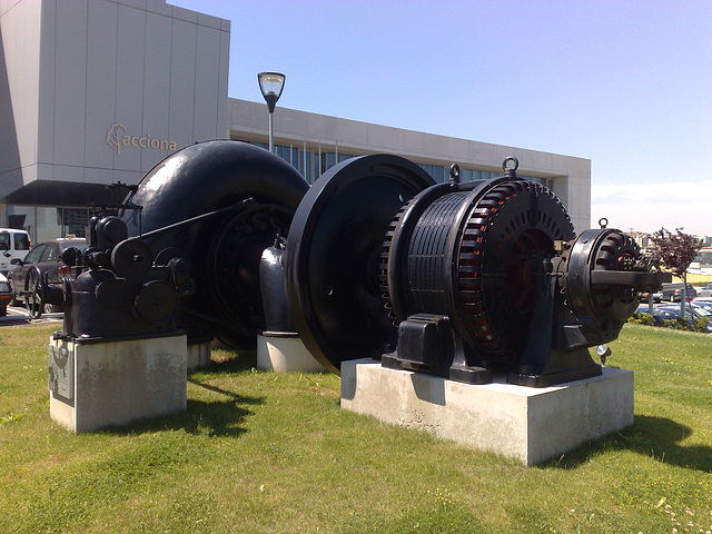 Vieja central hidroeléctrica en Sarriguren (Navarra).