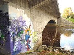 Pont et graffitis " Mario Bros " bridge graffitis  /  Ängelholm - Sweden / Suède - 23 octobre 2008