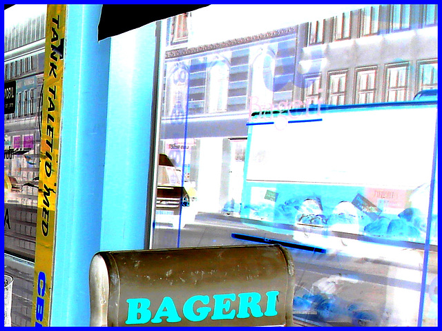 Bageri store window reflection  -  Copenhagen  /  October 20th 2008- Negative effect.