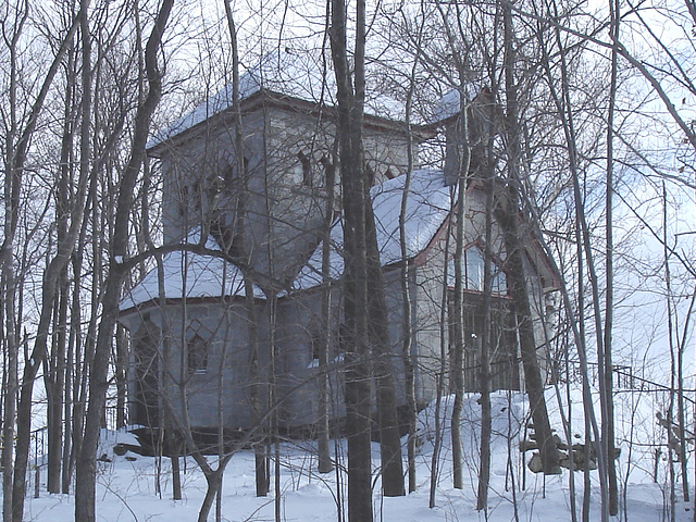 Tour St-Benoit de l'abbaye du même nom -  Région des cantons de l'est au Québec..   Février 2009