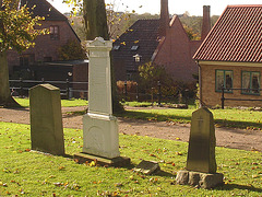 Laholms kirka ( Church & cemetery) - Église et cimetière /   Laholm -  Sweden / Suède.  25 octobre 2008