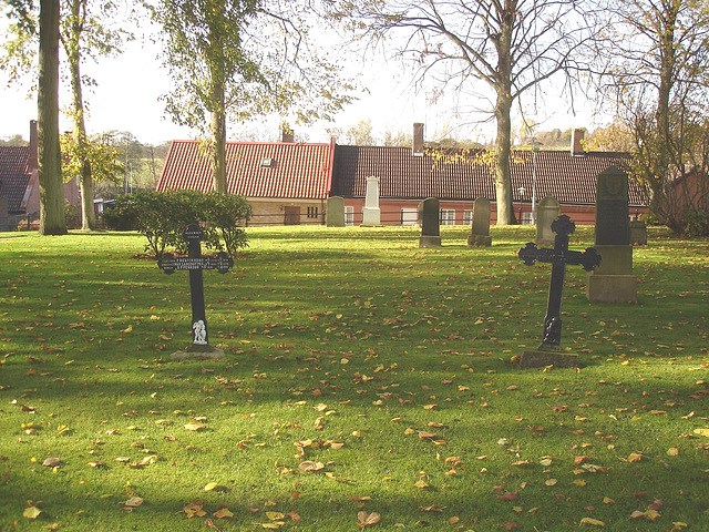 Cimetière de Laholm en Suède /  Laholm's cemetery in Sweden.  25 octobre 2008