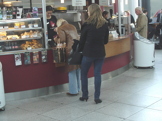 Café Baresse et délice podoérotique -  Baresse coffee podoerotic delight  / Kastrup Copenhagen airport  - 20 octobre 2008