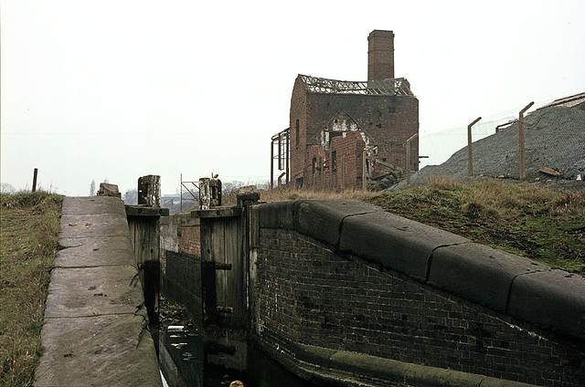 Bentley Canal dereliction