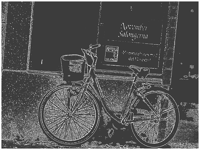 Vélo suédois de Novembre Salongema /  November Salongerna swedish bike -  Ängelholm  /  Suède - Sweden.   23 octobre 2008 - Craie blanche / White clak artwork