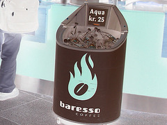 Baresso coffee time  / Aéroport Kastrup de Copenhagen - 20 octobre 2008- Effet de négatif