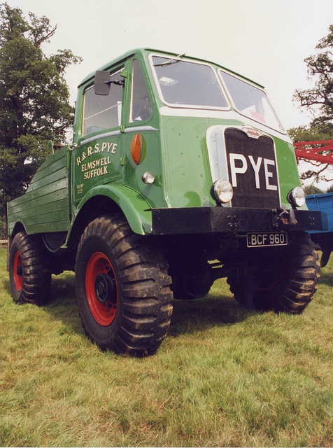 Douglas Lorry BCF960 (Pye)