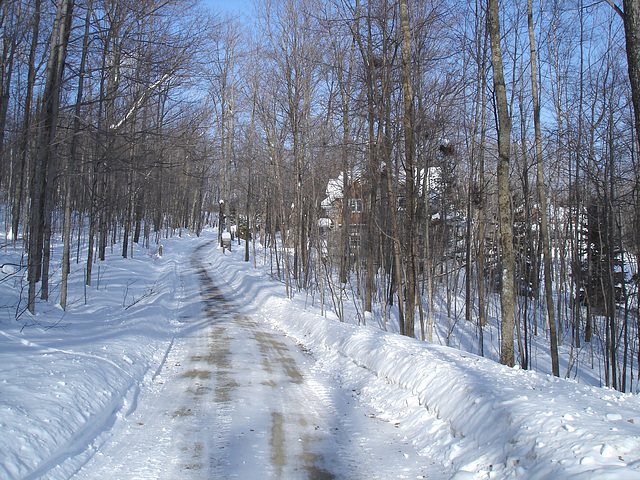 Paysages d'hiver à proximité de l'abbaye de St-Benoit-du-lac au Québec .  7 Février 2009