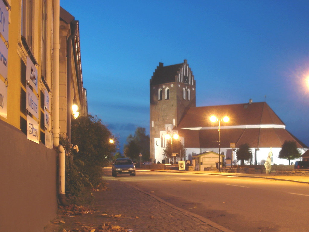 Église & cimetière de soir - Båstad -  Suède / Sweden.