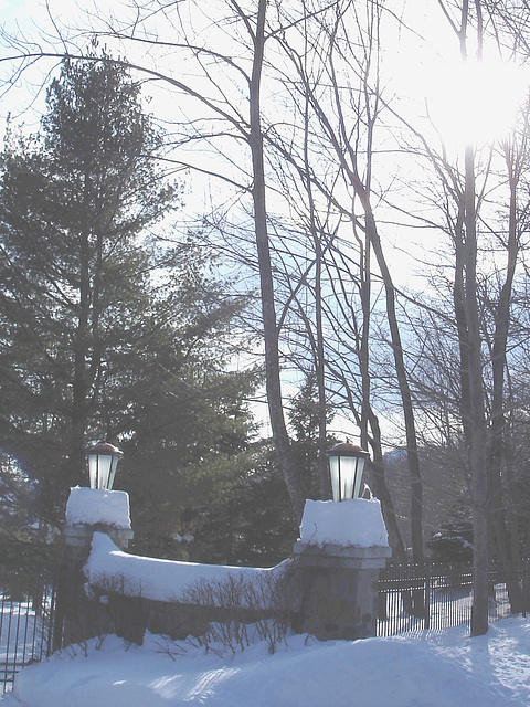 Paysages d'hiver à proximité de l'abbaye de St-Benoit-du-lac au Québec .  7 Février 2009