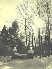 Paysages d'hiver à proximité de l'abbaye de St-Benoit-du-lac au Québec .  7 Février 2009- Photo ancienne /  Vintage