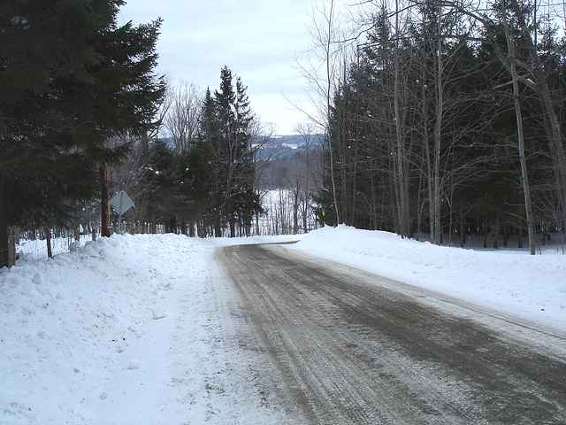 Les alentours de l'abbaye / The outskirts of the abbey  -  St-Benoit-du-lac au Québec .   7 Février 2009