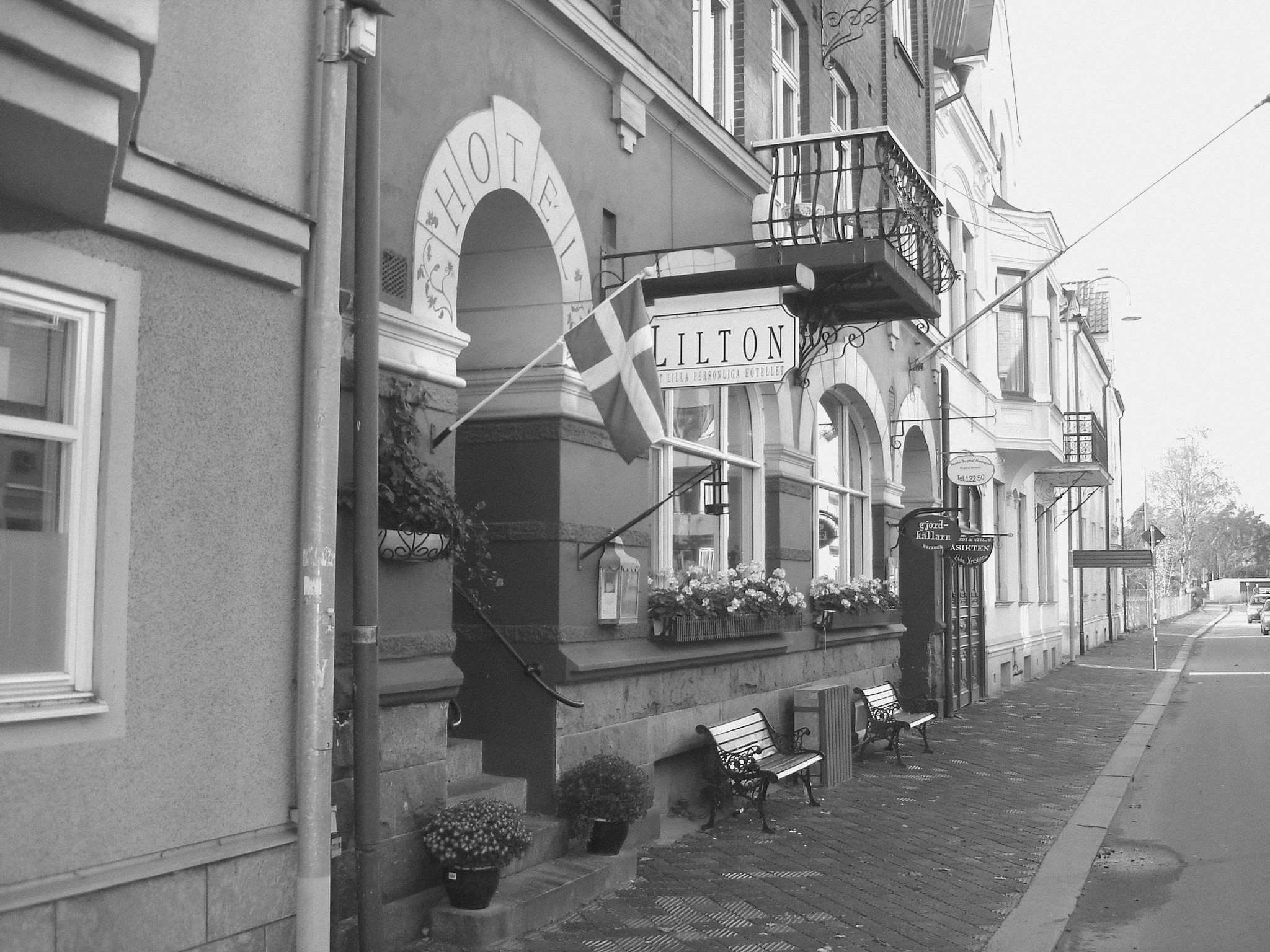 Lilton hotel façade / Ängelholm - Suède / Sweden - 23 octobre 2008- B & W