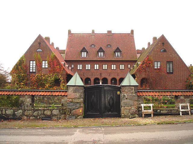 Noblesse architecturale /  Castle style building- - Båstad.  Suède / Sweden - 21-10-2008