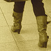 ATM Lady in pale high-heeled boots / La Dame au guichet $$$ en bottes à talons hauts - Aéroport de Copenhague  - 20 octobre 2008.-  Sepia