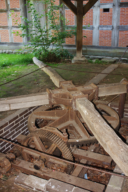 Drehkreuz unterm Göpelschauer