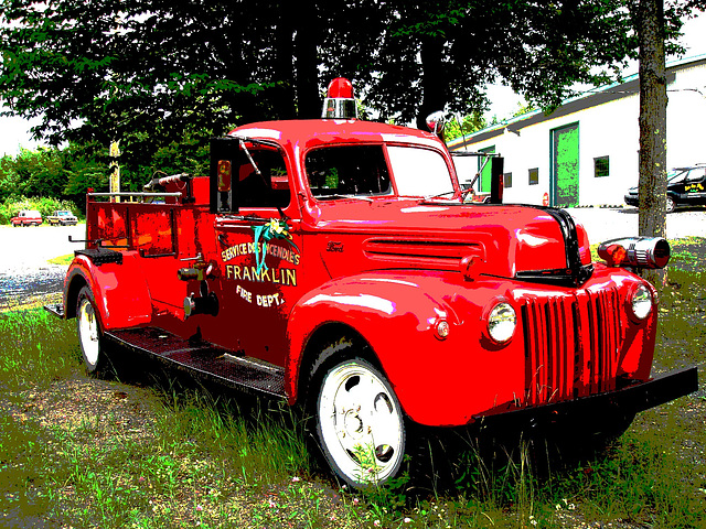 Ancien camion de pompiers de Franklin  / Franklin former red fire truck - Postérisation