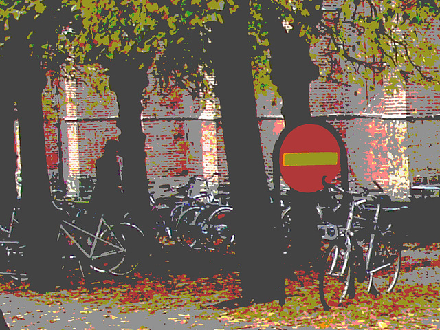 Église et vélos /  Church & bikes scenery  -  Helsingborg / Suède - Sweden.  22 octobre 2008-  Postérisée avec couleurs ravivées