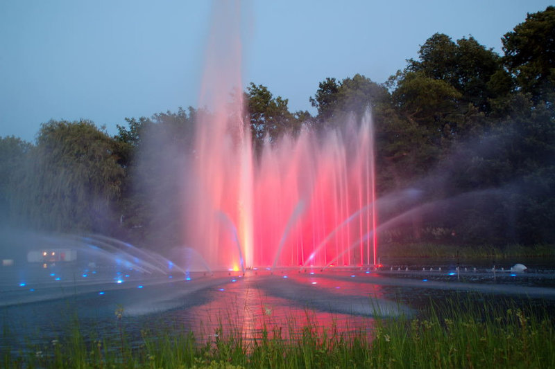 Wasserlichtspiele80