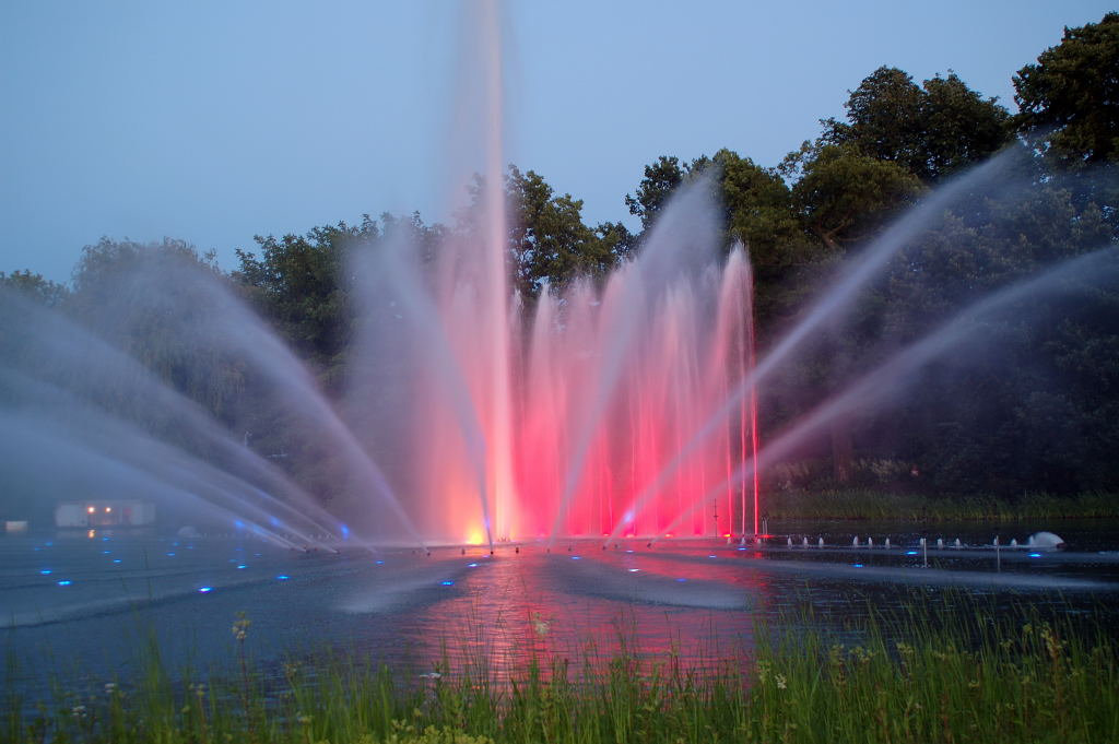 Wasserlichtspiele81