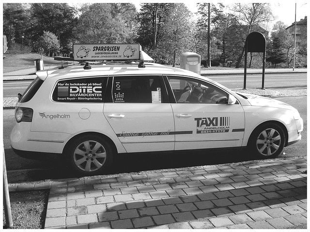 Taxi suédois -  Svea taxiallians / Ängelholm - Suède / Sweden - 23 octobre 2008- B & W