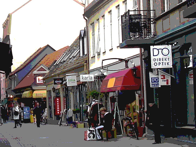 Scène de rue commerciale à la suédoise /  Direkt optik scenery  -   Helsingborg  /  Suède - Sweden.  22 octobre 2008 -  Postérisée