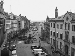 Du haut des escaliers menant à la Tour Viking / From the top of the tower stairs.   Helsinborg / Suède - Sweden.   22 octobre 2008  - N & B