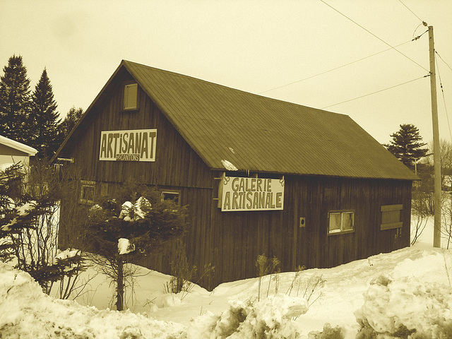 Artisanat des cantons - Austin. Québec -  Canada - 7 février 2009 - Photo ancienne /  Vintage sepiatisé.