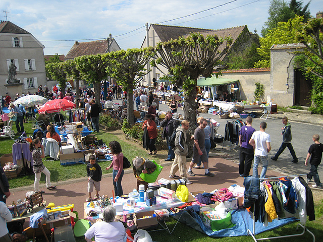 Vide-greniers - 1er mai 2009