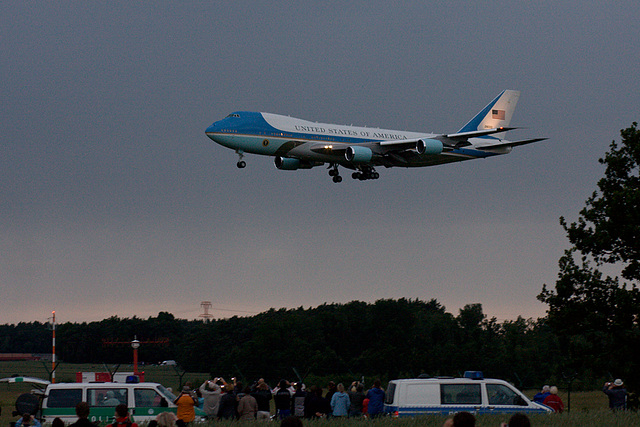 Dresden, 2009/06/04; 20:48. Air Force One.