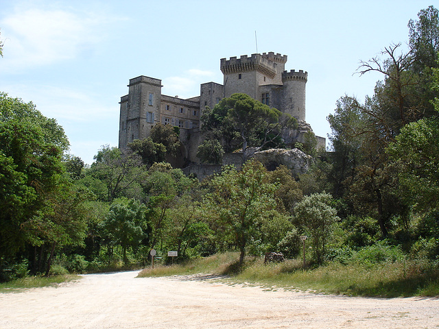 Château de La Barben 01