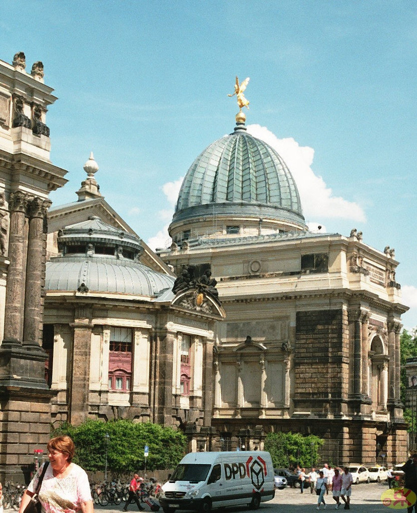 2009-05-20 08 Dresden, Hochschule für Bildende Künste - Zitronenpresse